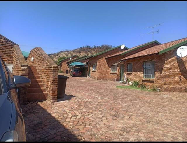 2 BEDROOM TOWNHOUSE FOR SALE IN SUIDEROORD